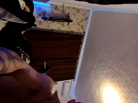 Hugo1993 online show from 04-07-26, 04:07