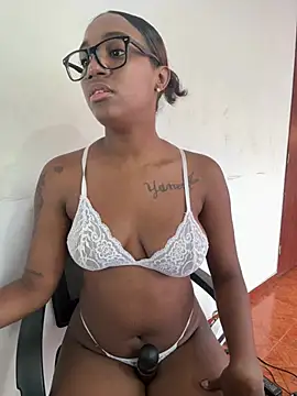 Emi rousse online show from 04-27-26, 01:42