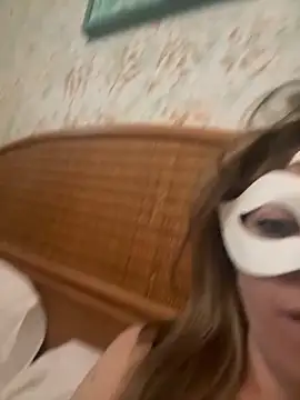 Snapshot of AdamoedEva chatting on 04-05-26, 08:33 AdamoedEva online show from 04-05-26, 08:33