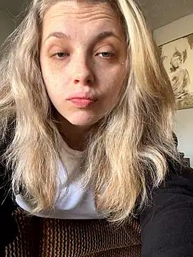 Snapshot of imkhloe chatting on 03-09-26, 04:22 imkhloe online show from 03-09-26, 04:22