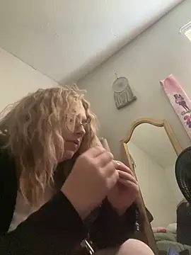 Snapshot of imkhloe chatting on 03-16-26, 05:50 imkhloe online show from 03-16-26, 05:50