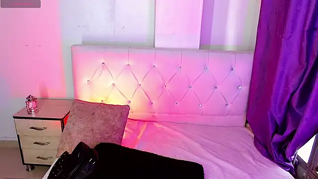 isadoraqueeen online show from 04-28-26, 07:19