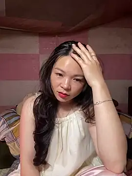 Annhiene online show from 03-19-26, 02:43