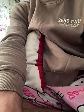 Snapshot of emree-pelinn chatting on 03-13-26, 03:40 emree-pelinn online show from 03-13-26, 03:40