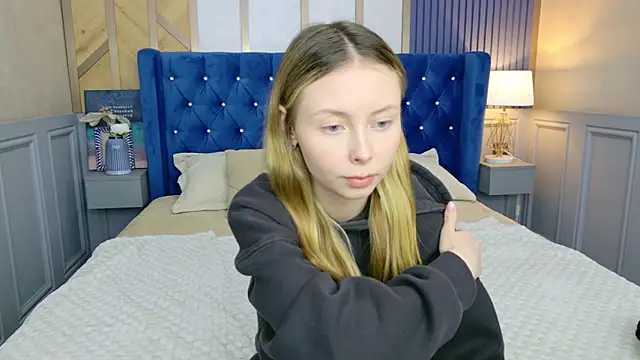 Tessa Cross online show from 03-07-26, 05:37