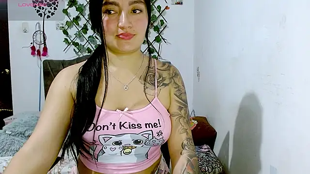 Snapshot of Hanna__Cute22 chatting on 03-21-26, 12:59 Hanna Cute22 online show from 03-21-26, 12:59