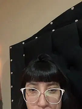 Snapshot of elizabeth200 chatting on 03-26-26, 01:33 elizabeth200 online show from 03-26-26, 01:33