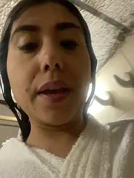 stefanyqueen69 online show from 04-17-26, 12:19