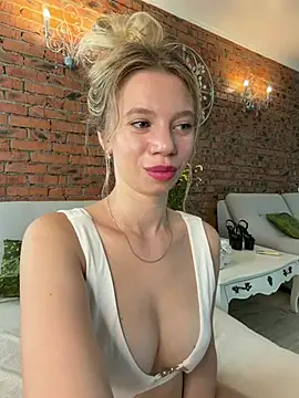 BellaSuns online show from 07-18-26, 11:52