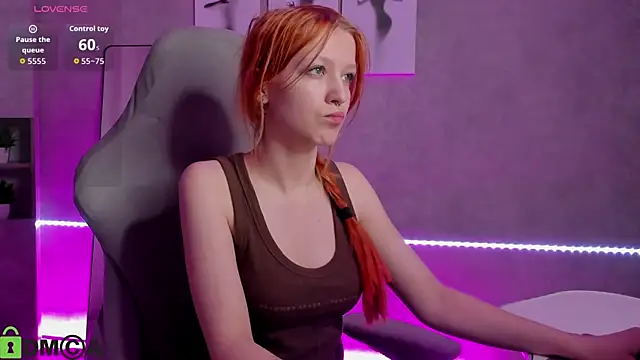 Snapshot of Emma_Dusk chatting on 05-15-26, 12:17 Emma Dusk online show from 05-15-26, 12:17