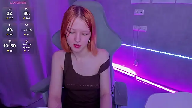 Snapshot of Emma_Dusk chatting on 06-04-26, 02:39 Emma Dusk online show from 06-04-26, 02:39