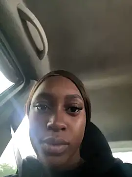 LiaTrainor online show from 03-25-26, 12:44