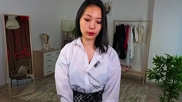 SuzySult online show from 03-09-26, 11:03