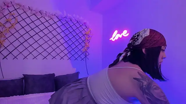 Snapshot of lola_xxperience chatting on 03-06-26, 02:13 lola xxperience online show from 03-06-26, 02:13