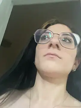 Snapshot of Mariyyumyums chatting on 04-18-26, 04:27 Mariyyumyums online show from 04-18-26, 04:27