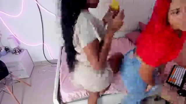 Snapshot of Peliroja_lustrum chatting on 06-14-26, 03:25 Peliroja lustrum online show from 06-14-26, 03:25