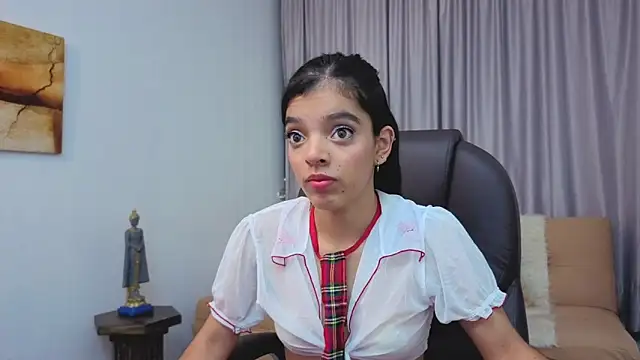 Thalia parkerr  online show from 04-17-26, 12:19