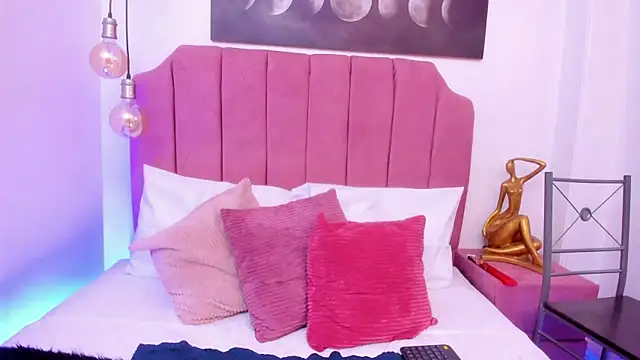 Thalia parkerr  online show from 04-25-26, 12:19