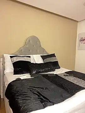 AlmaraRouge online show from 04-27-26, 08:29