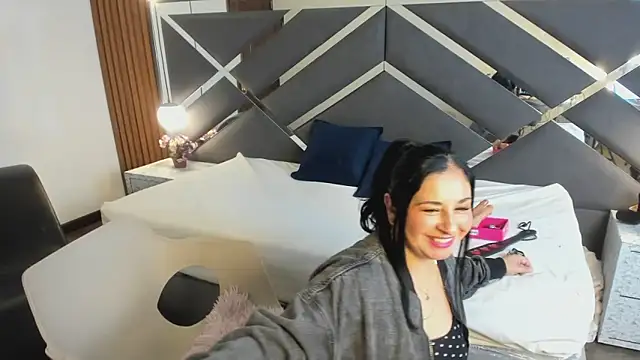 Snapshot of Agata_thompson chatting on 03-09-26, 06:56 Agata thompson online show from 03-09-26, 06:56