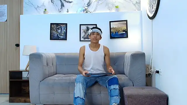 SKINNY BOYXXX online show from 04-04-26, 07:17