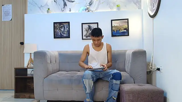 SKINNY BOYXXX online show from 04-07-26, 07:31