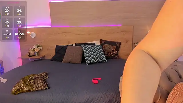  Azahaaraa  online show from 04-21-26, 03:02