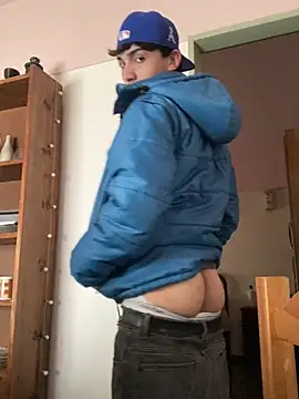 Snapshot of Lucasss2204 chatting on 06-02-26, 03:36 Lucasss2204 online show from 06-02-26, 03:36