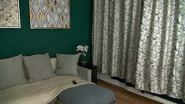 SkinnyNatty online show from 04-25-26, 03:53