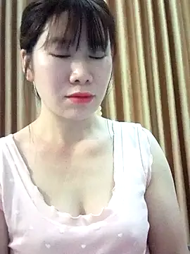 Snapshot of Bondgirl_9 chatting on 04-27-26, 06:06 Bondgirl 9 online show from 04-27-26, 06:06