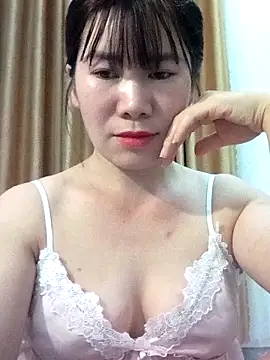 Snapshot of Bondgirl_9 chatting on 05-13-26, 05:32 Bondgirl 9 online show from 05-13-26, 05:32