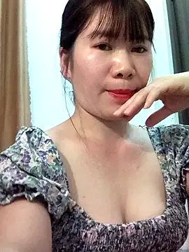 Snapshot of Bondgirl_9 chatting on 05-21-26, 03:41 Bondgirl 9 online show from 05-21-26, 03:41