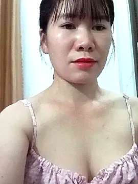 Snapshot of Bondgirl_9 chatting on 05-29-26, 07:56 Bondgirl 9 online show from 05-29-26, 07:56