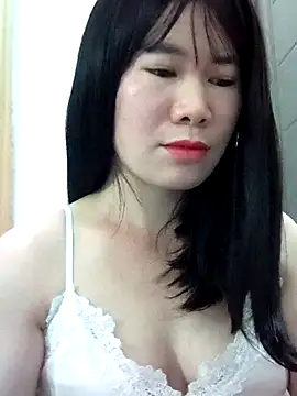 Snapshot of Bondgirl_9 chatting on 06-11-26, 05:11 Bondgirl 9 online show from 06-11-26, 05:11