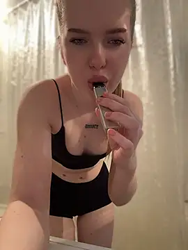 KayShaw online show from 04-20-26, 03:37