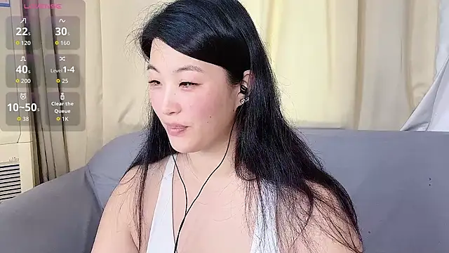 Snapshot of Tavie1744 chatting on 05-25-26, 02:06 Tavie1744 online show from 05-25-26, 02:06