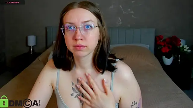 maxinemouse online show from 03-25-26, 04:07