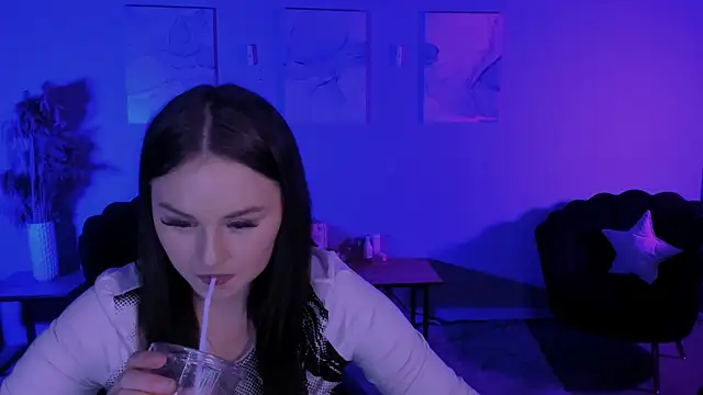 miss courtney  online show from 04-25-26, 01:52