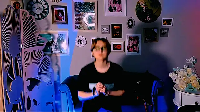 LixeLuna online show from 04-30-26, 06:20