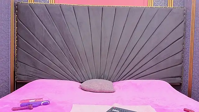 Snapshot of Kaely-Hot- chatting on 03-12-26, 02:12 Kaely-Hot- online show from 03-12-26, 02:12