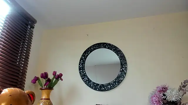 Snapshot of Maye_Milf_ chatting on 03-12-26, 12:55 Maye Milf online show from 03-12-26, 12:55