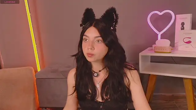 Im Elaris online show from 04-13-26, 02:44