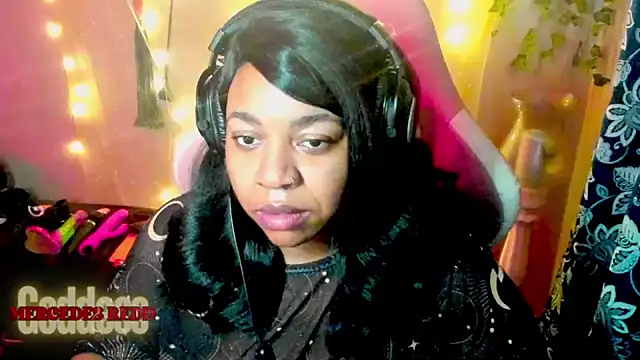 Snapshot of Goddess_MercedesRedd chatting on 05-17-26, 12:56 Goddess MercedesRedd online show from 05-17-26, 12:56