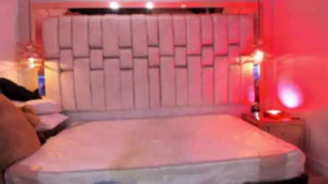 FoxxxyPink online show from 04-28-26, 02:27