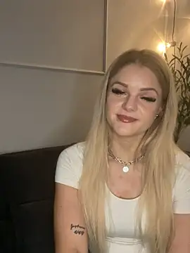 Luna-Noire online show from 03-09-26, 08:35