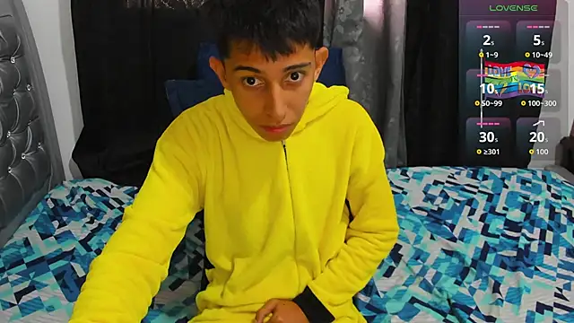 Snapshot of gomitaboy1 chatting on 03-09-26, 07:29 gomitaboy1 online show from 03-09-26, 07:29