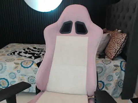 taylor bigdick18 online show from 04-30-26, 03:29