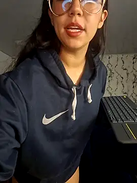 Snapshot of Lunaliaa_ chatting on 06-06-26, 05:34 Lunaliaa online show from 06-06-26, 05:34