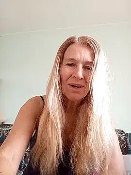 ViktoriaSexi1 online show from 03-08-26, 05:44