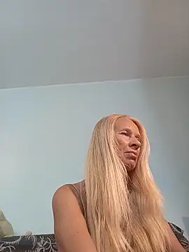 ViktoriaSexi1 online show from 06-06-26, 07:40